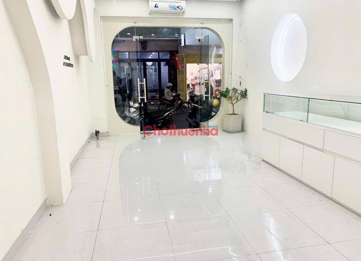 Cho thuê nhà mặt tiền đường Hoa Lan - khu vườn hoa Phan Xích Long