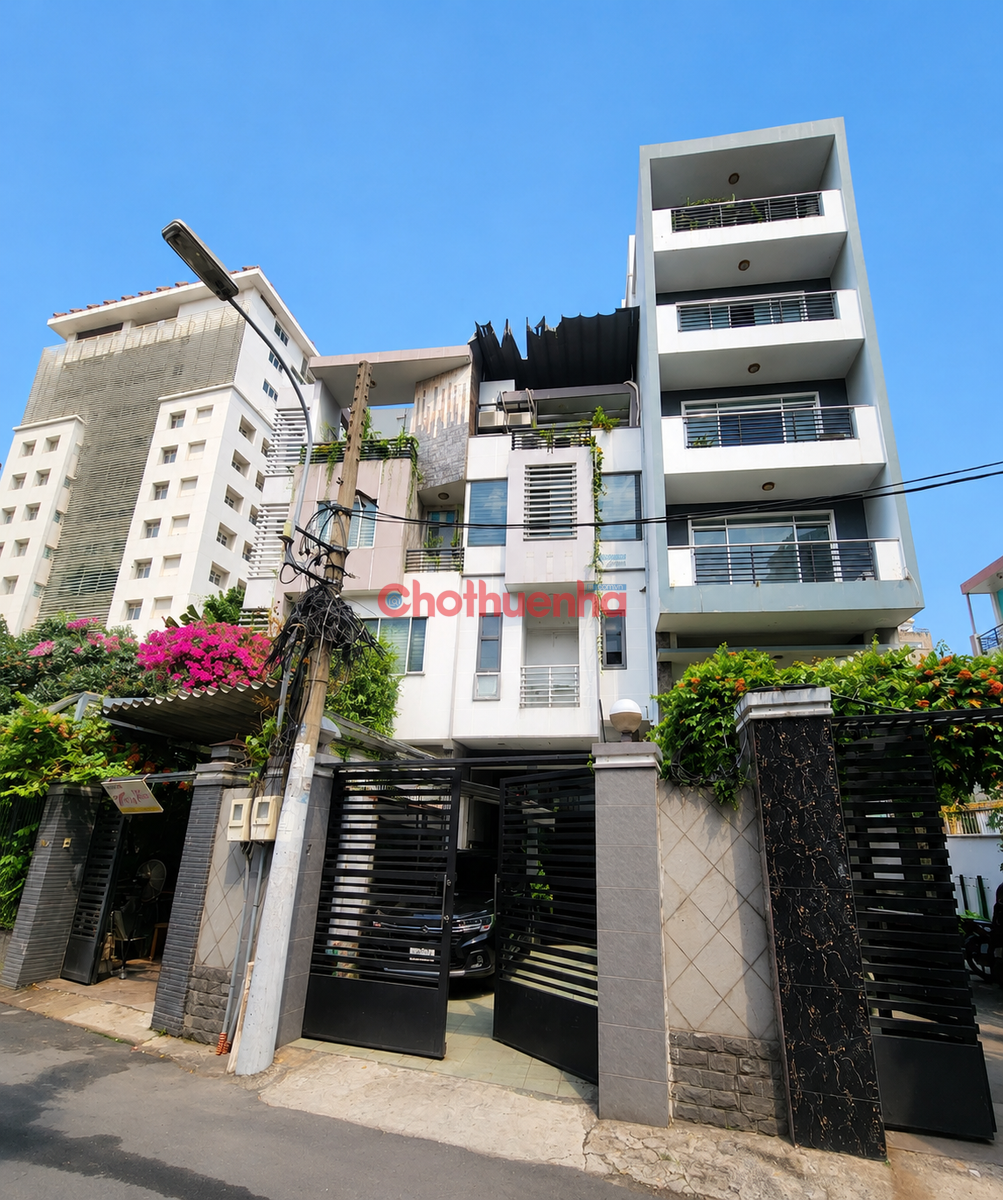 Cho thuê nhà đẹp Đường Nguyễn Đình Chính, Phường 11, Quận Phú Nhuận.