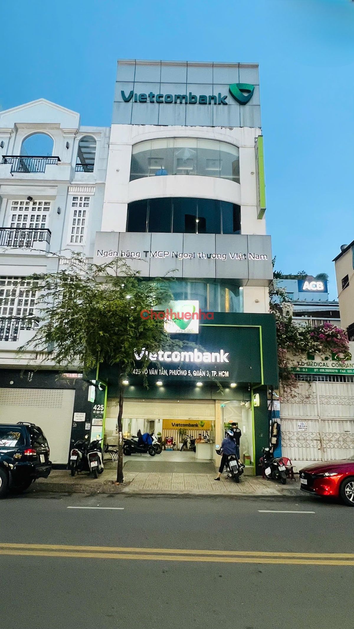 Cho thuê tòa nhà đường Võ Văn Tần, Phường 5, Quận 3. Kết cấu 1 trệt 4 lầu + thang máy