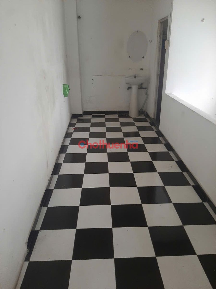 Cho thuê nhà mặt tiền đường Hoàng Hoa Thám, Phường 7, Quận Bình Thạnh.