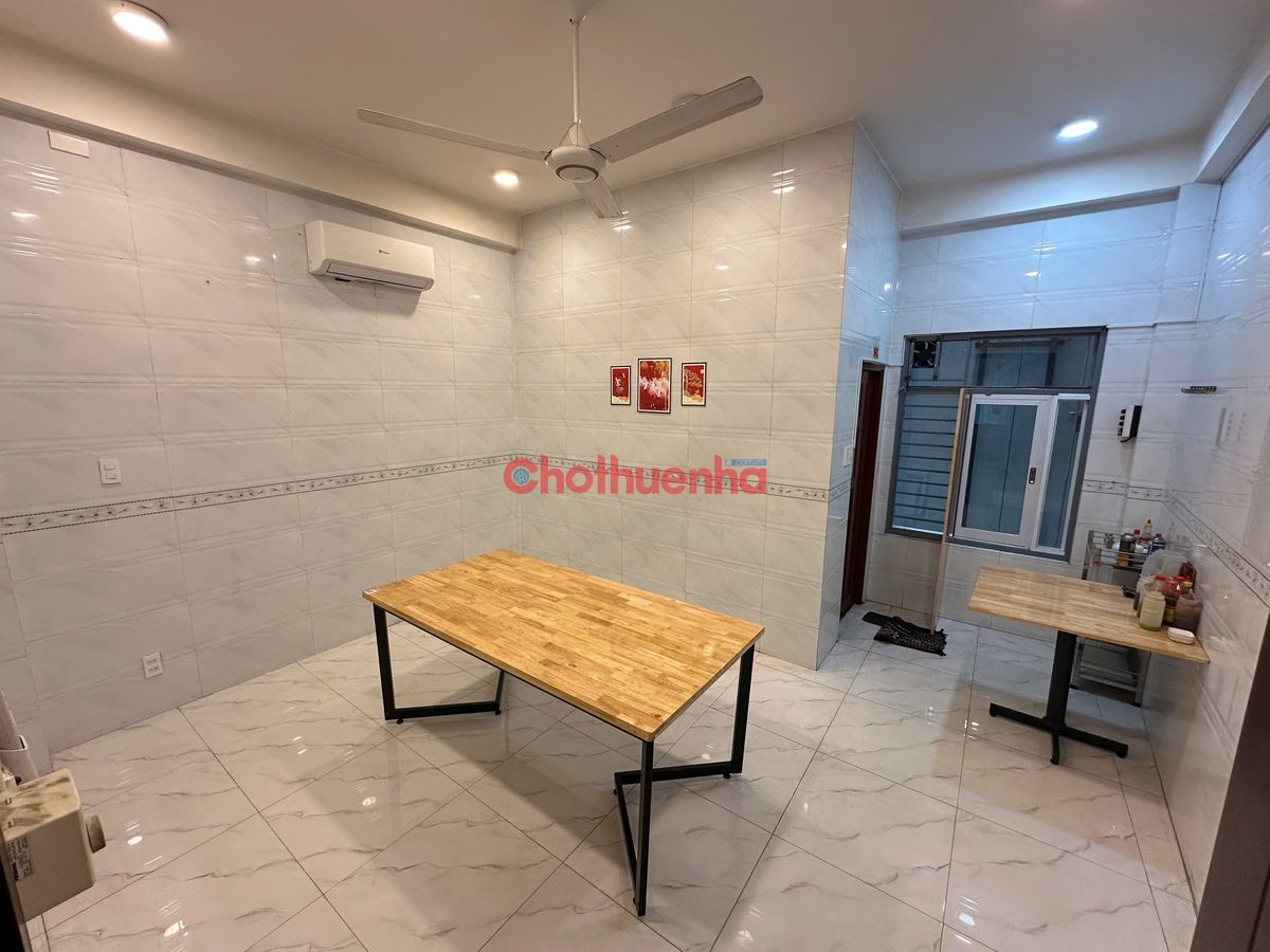 Cho thuê nhà mặt tiền Ông Ích Khiêm quận 11 DT 6x15m