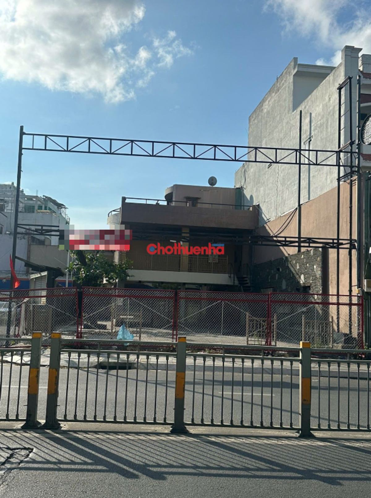 NHÀ MẶT TIỆN THÍCH HỢP LÀM CAFE , BBQ , TÂN PHÚ