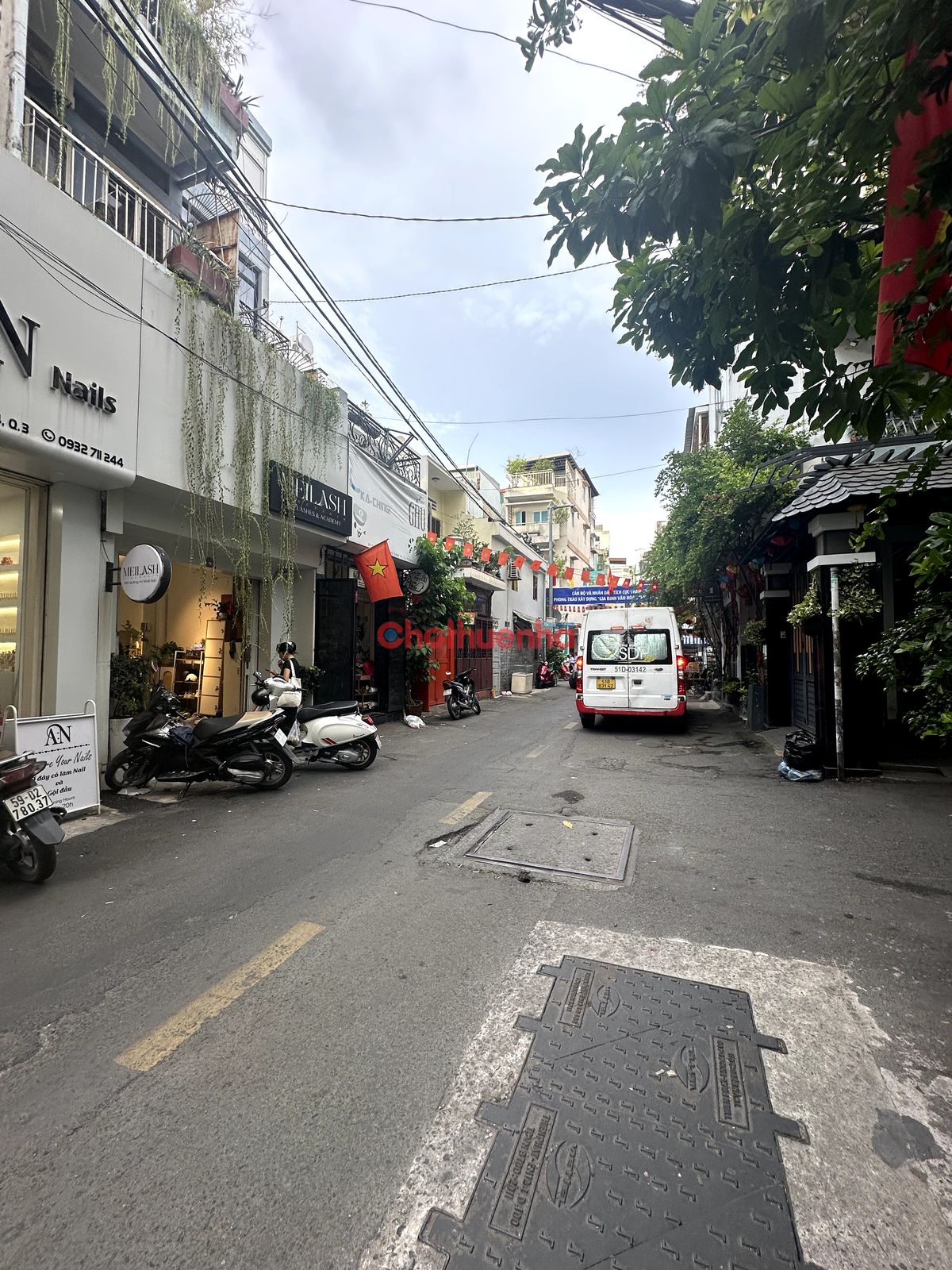 Cho thuê nhà nguyên căn Đường Số 2 Cư Xá Đô Thành, Phường 4, Quận 3. 