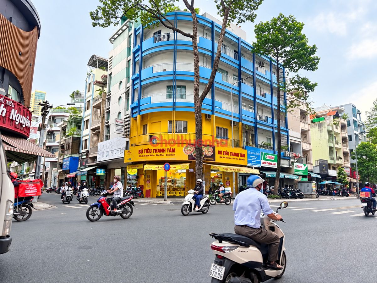 Cho thuê mặt bằng mặt tiền đường Nguyễn Chí Thanh, Phường 12, Quận 5
