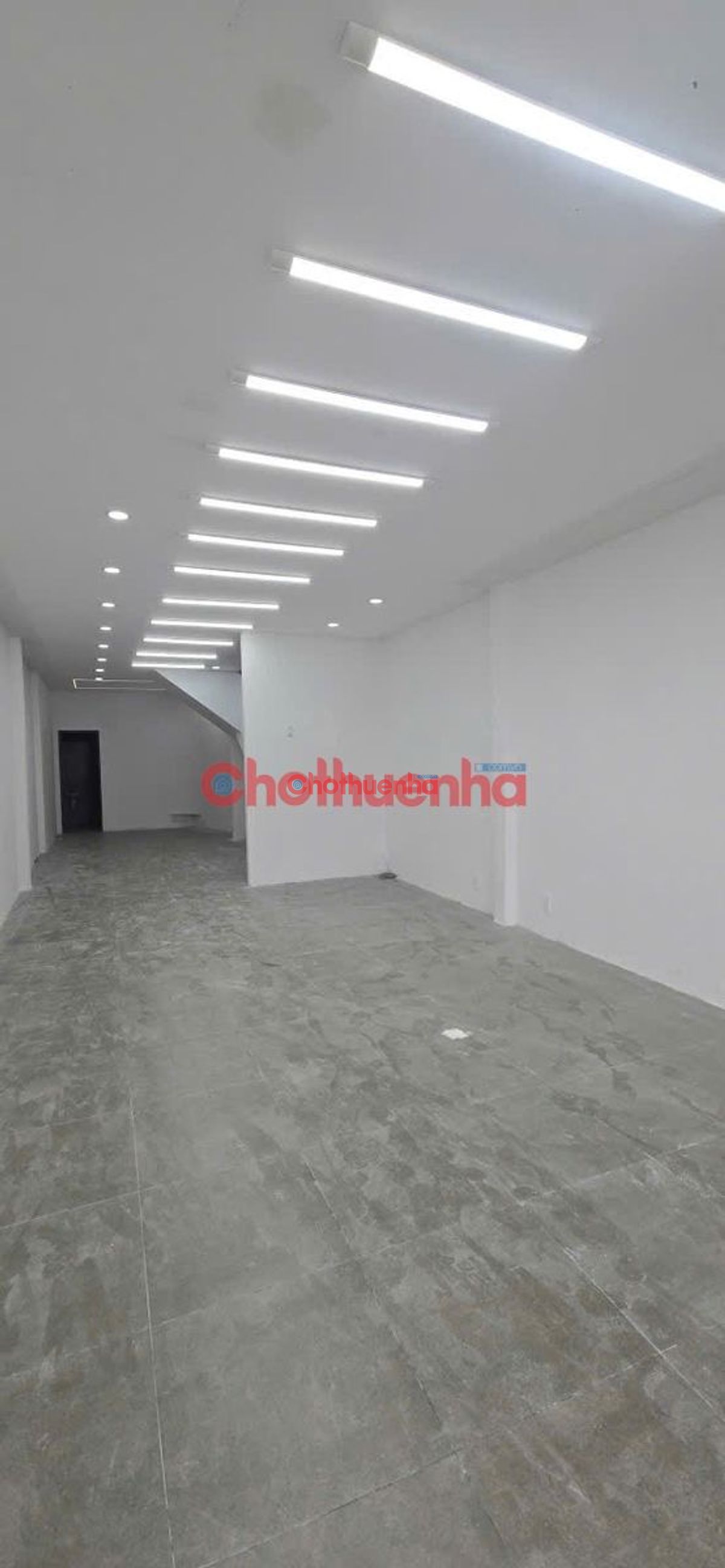 CHO THUÊ NHÀ MẶT TIỀN CÁCH MẠNG THÁNG 8, QUẬN 3, GẦN TÒA NHÀ VIETTEL, VÒNG XOAY DÂN CHỦ