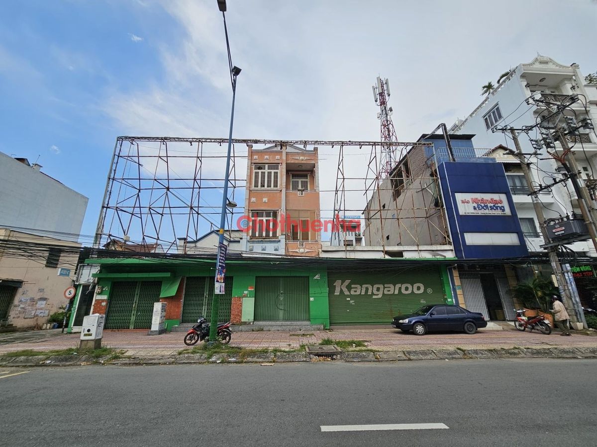 Cho thuê 5 căn liền kề thông vách Mặt tiền Trường Chinh, Quận 12 (24x22m)