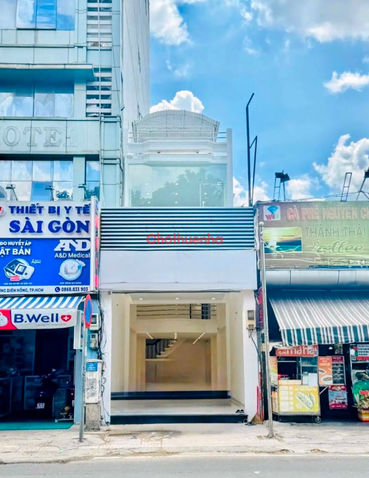 CHO THUÊ NHÀ MẶT TIỀN THÀNH THÁI, PHƯỜNG 14, QUẬN 10, TP.HCM - NHÀ TRỐNG SUÔT 