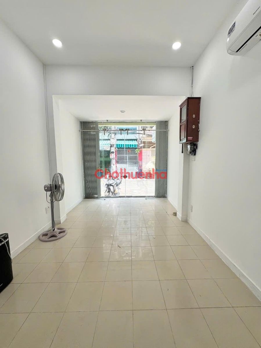Cho thuê mặt bằng đường Nguyễn Đình Chiểu, Phường 2, Quận 3. HXH - 3x5.3m
