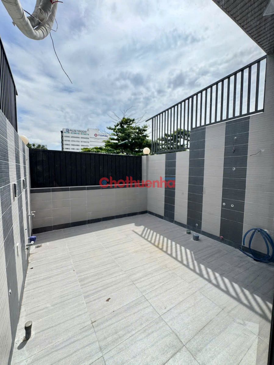  CHO THUÊ NHÀ GÓC 2 MẶT TIỀN NƠ TRANG LONG – 80M² – 3PN – 39 TRIỆU/THÁNG
