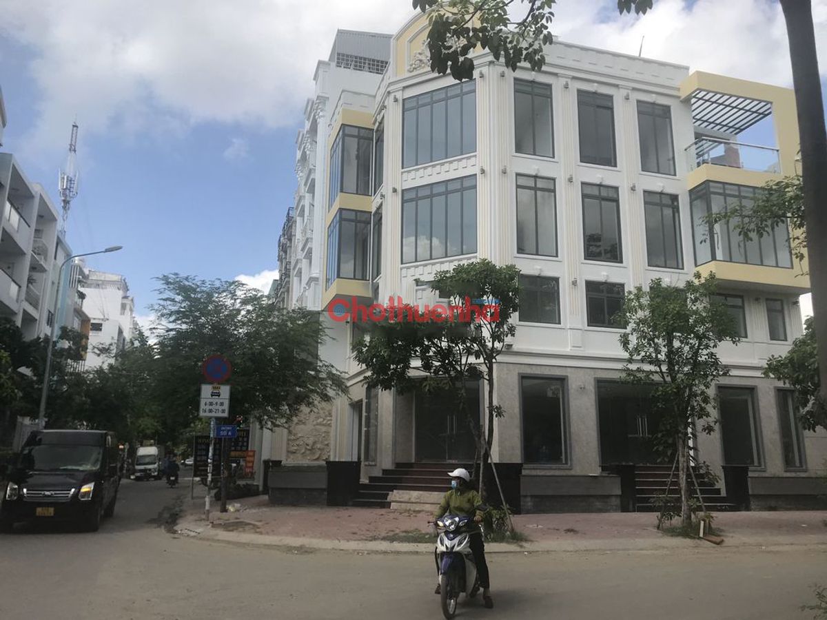 Biệt thự cho thuê tại đường số 9, KDC Trung Sơn, Hồ Chí Minh với diện tích 180m2 và thiết kế hiện đại.