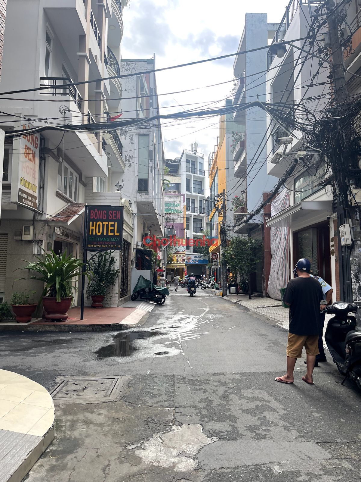 Cho thuê nhà HXT Sư Vạn Hạnh Phường 12 Quận 10 - DT 4 x 23 ,trệt lầu 6 phòng 