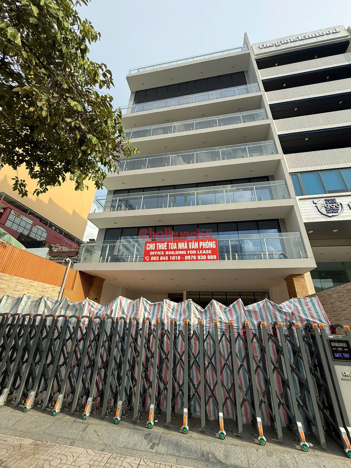 CHO THUÊ TÒA NHÀ VĂN PHÒNG TRUNG TÂM QUẬN TÂN BÌNH HƠN 1200M2
