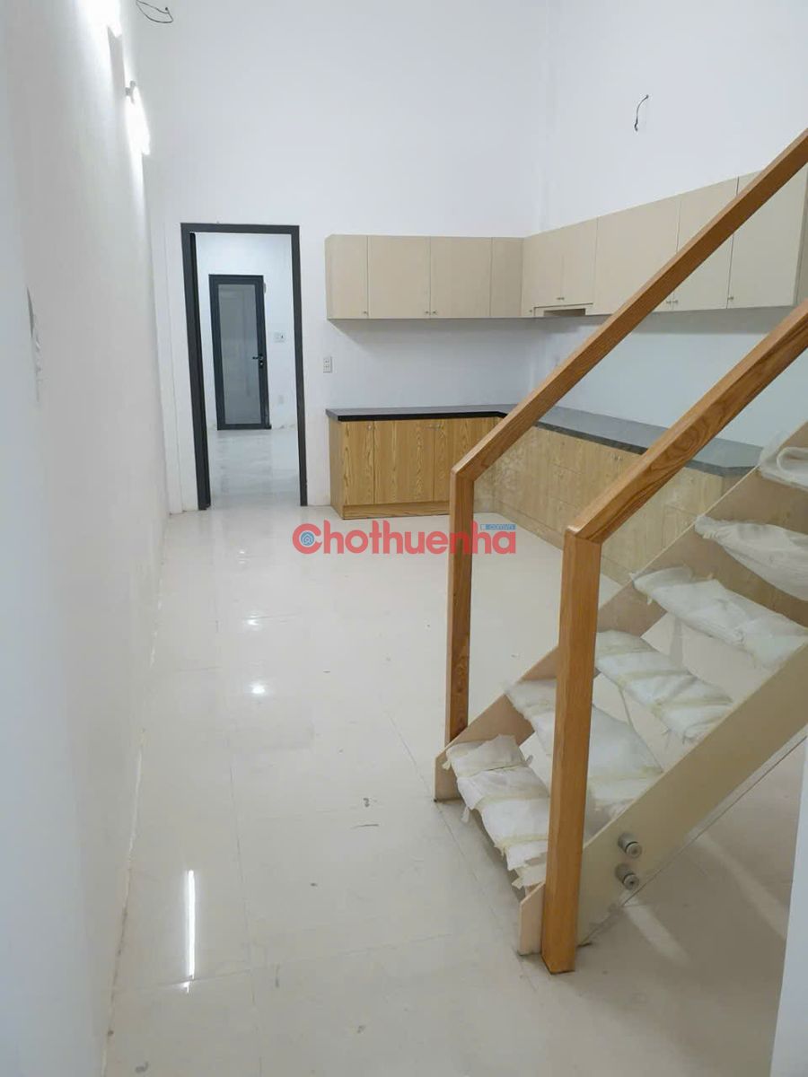 CHO THUÊ NHÀ NGUYÊN CĂN - ĐẸP, MỚI - CÁCH  MẠNG THÁNG 8, QUẬN 3