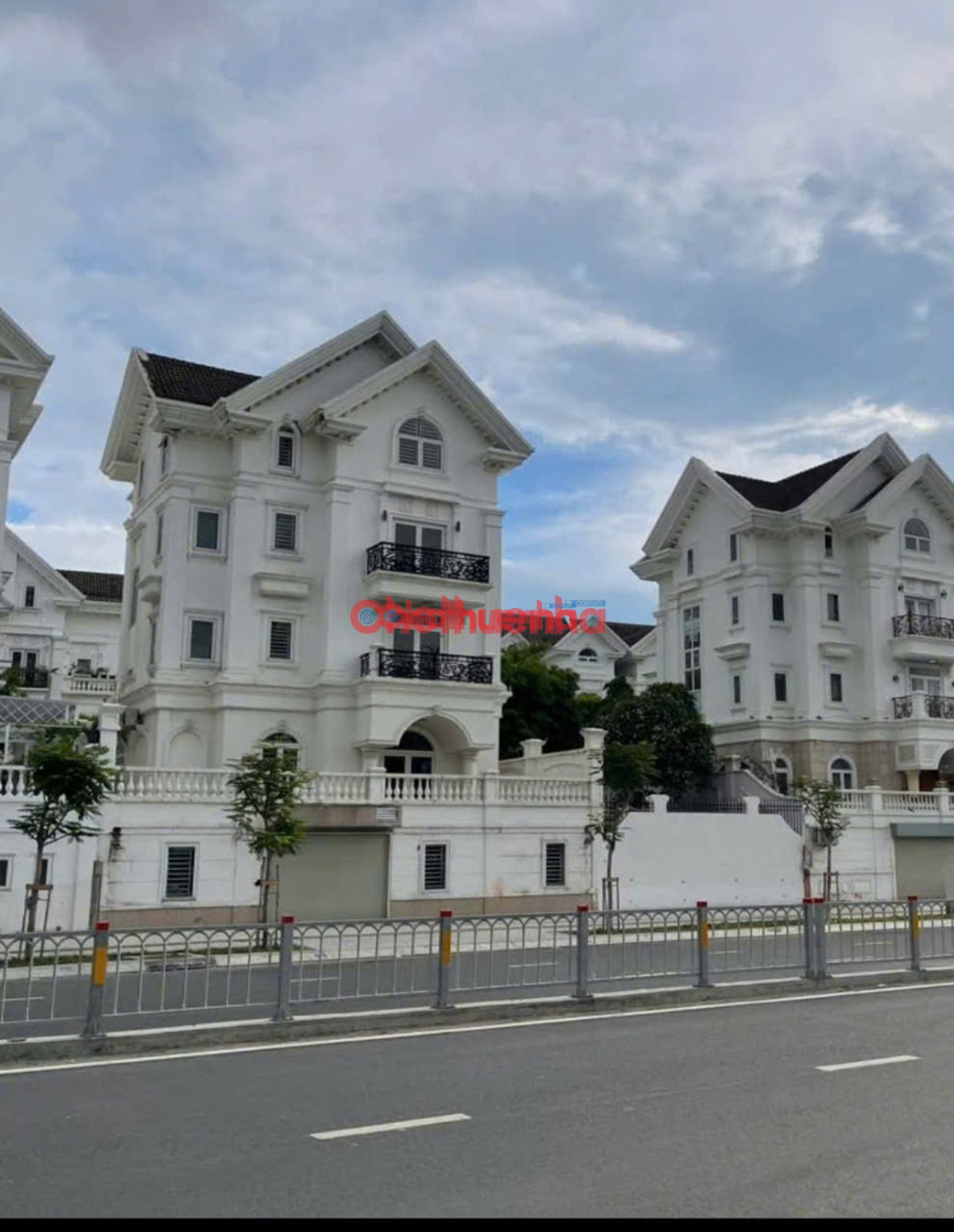 CHO THUÊ NHÀ MẶT TIỀN DƯƠNG QUẢNG HÀM GÒ VẤP, 14X19M, NHÀ CÓ HẦM, 3 LẦU