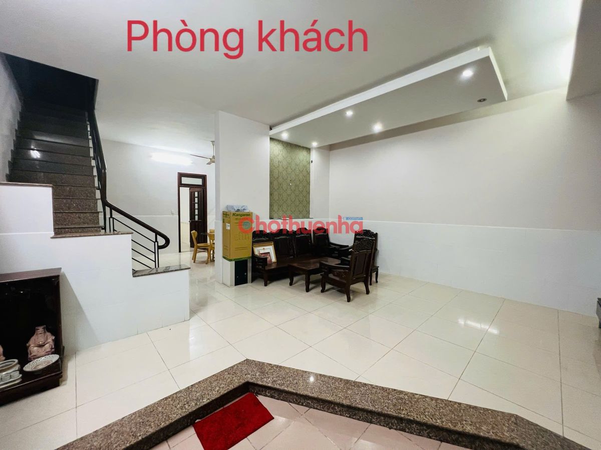 Cho thuê HXH Cách Mạng tháng 8, Quận 3 (6x20m) 4PN 3WC. Giá 20 triệu