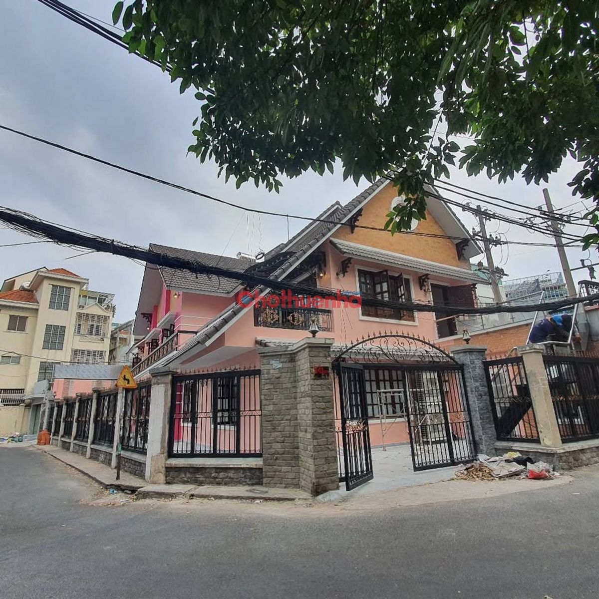 Cho thuê nhà mặt tiền Nguyễn Đình Chính Phú Nhuận - 15x30m -1 trệt, 1 lầu