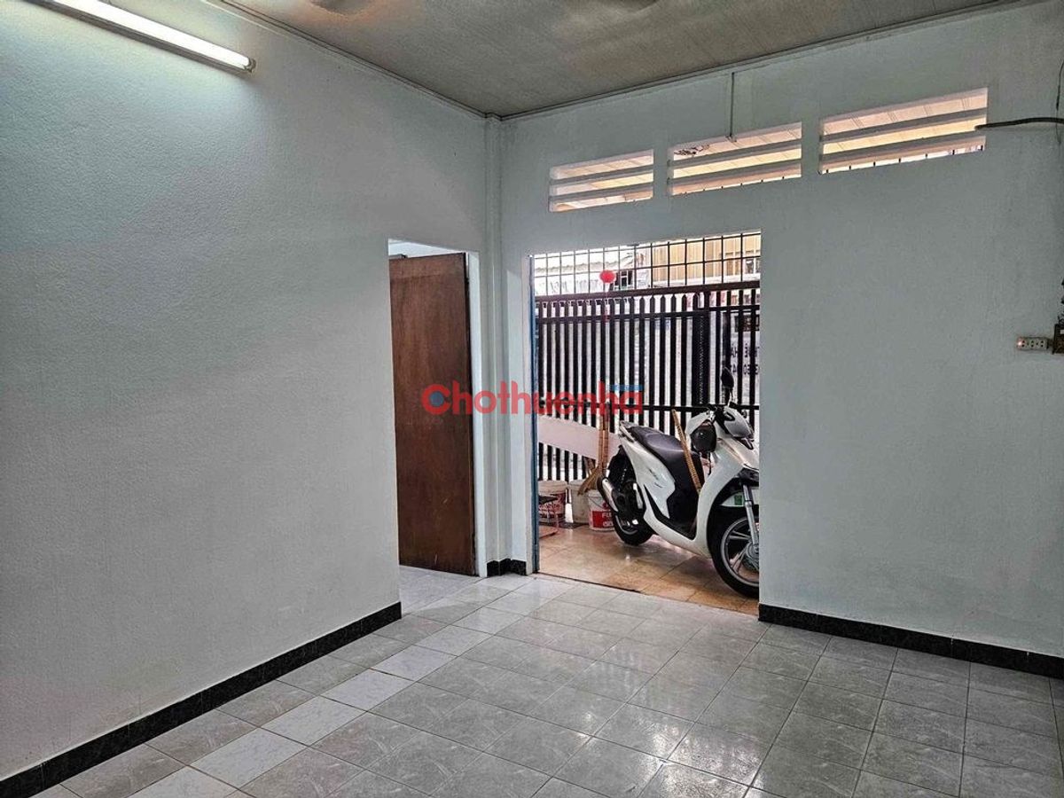 Cho thuê nhà Tô Hiến Thành, P15, Quận 10, Giá 16 triệu, 5x14m