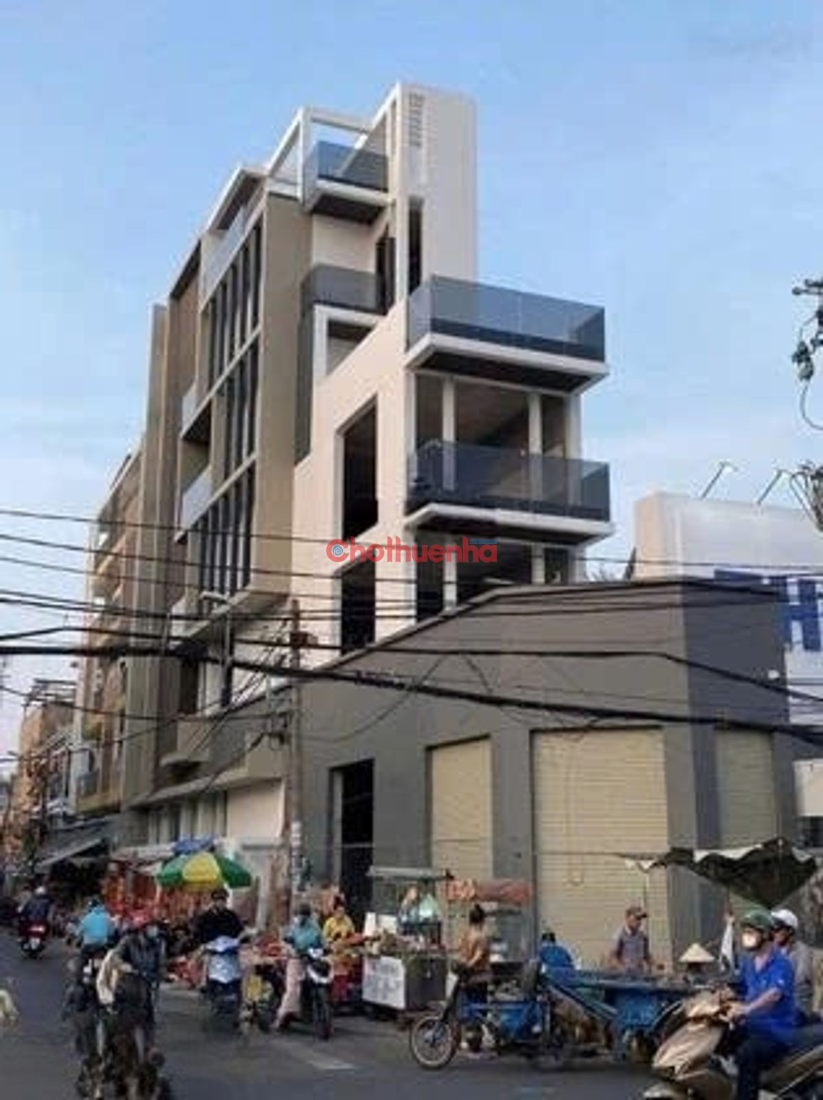 CHO THUÊ TÒA NHÀ - GÓC 2 MẶT TIỀN HẬU GIANG, QUẬN 6 - có hầm, ĐẦY ĐỦ PCCC