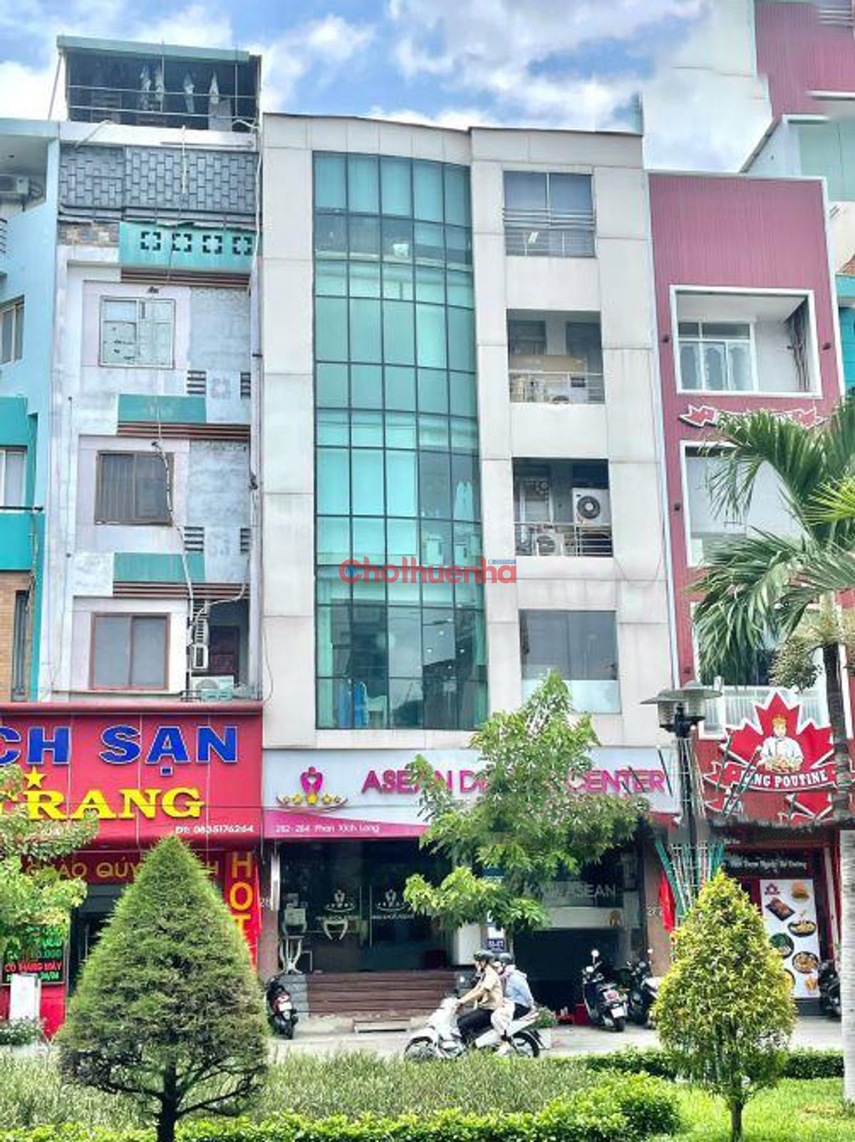 Cho thuê nhà mặt tiền Phan Xích Long ngang 8m, Phường 7, Phú Nhuận