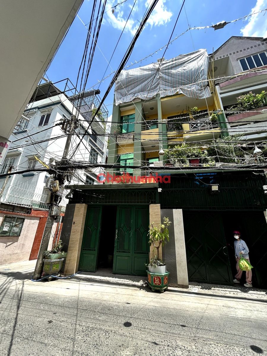 Cho thuê nhà hẻm xe hơi đường Lê Văn Sỹ, Phường 11, Quận Phú Nhuận.