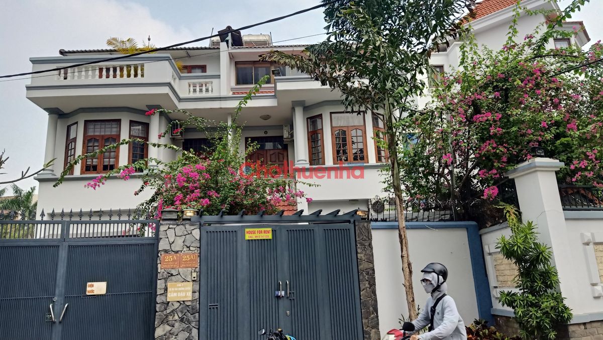 CHO THUÊ VILLA ĐƯỜNG NGUYỄN Ư DĨ THẢO ĐIỀN, QUẬN 2