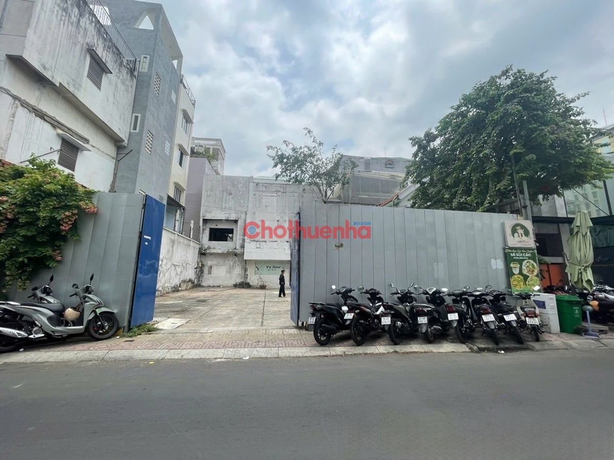 Cho thuê Vila mặt tiền đường Nguyễn Thị Diệu q3 ngang 15m dài 25m