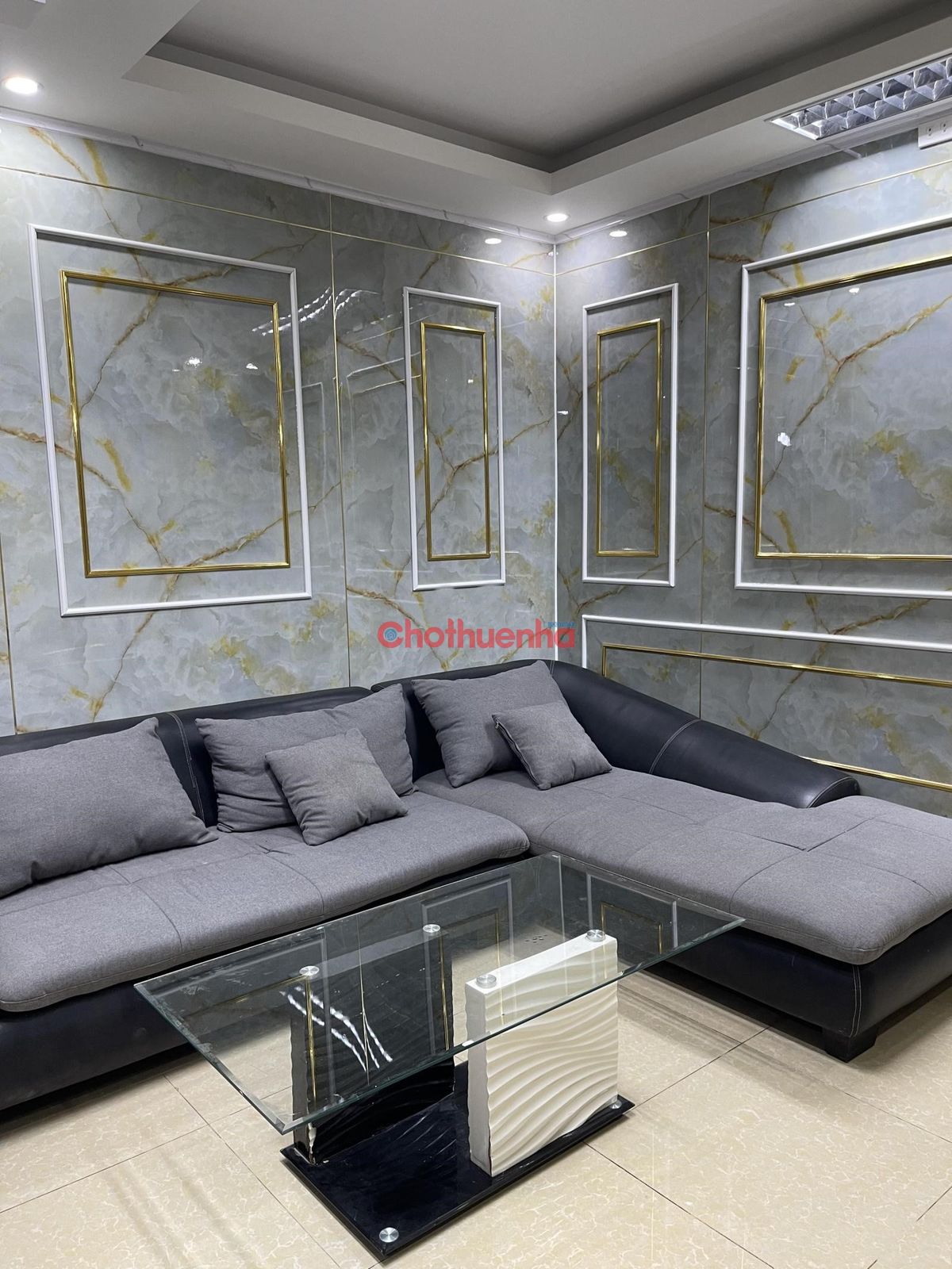 Cho thuê nhà nguyên căn chỉ đi bộ vài bước chân ra Võ Thị Sáu, Phường 7, Quận 3.