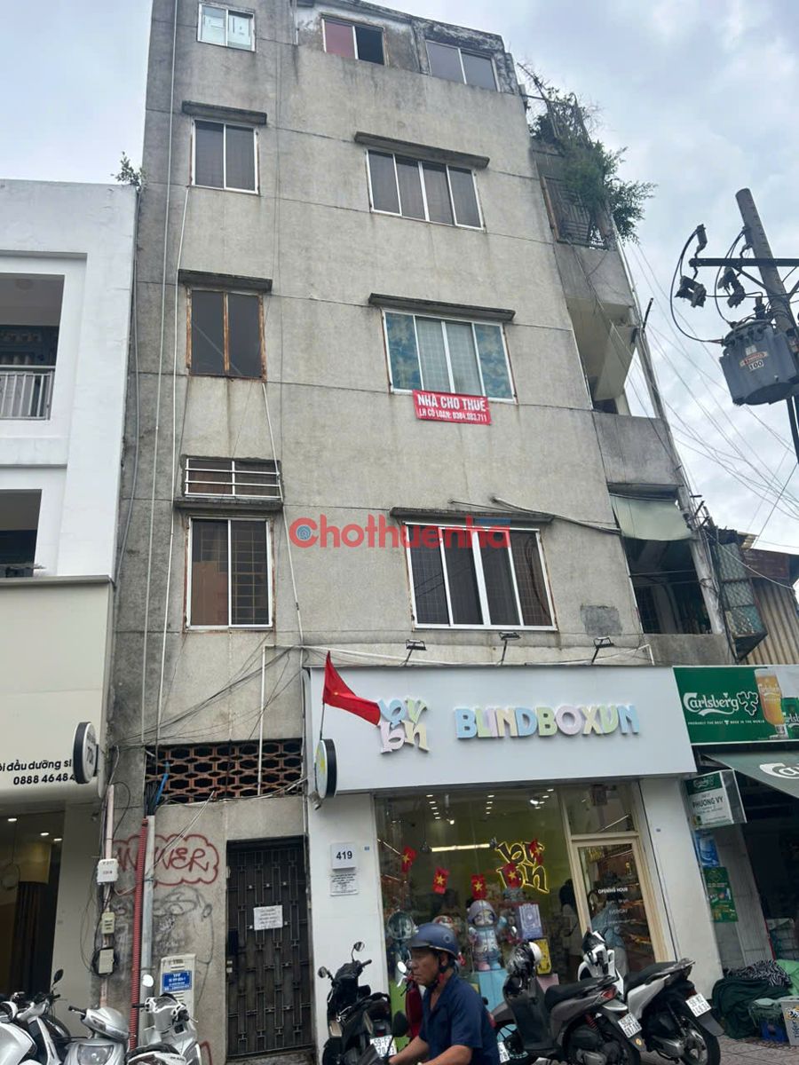 Cho thuê lầu 2 tòa nhà - Huỳnh Văn Bánh, Phú Nhuận