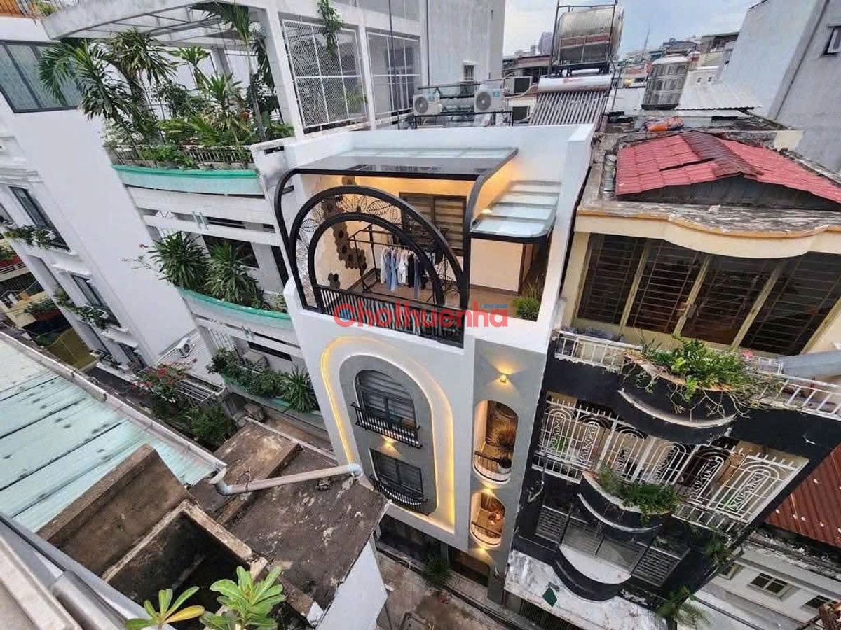 SANG NHƯỢNG TÒA NHÀ 13CHDV FULL NỘI THẤT - NHÀ MỚI 100%