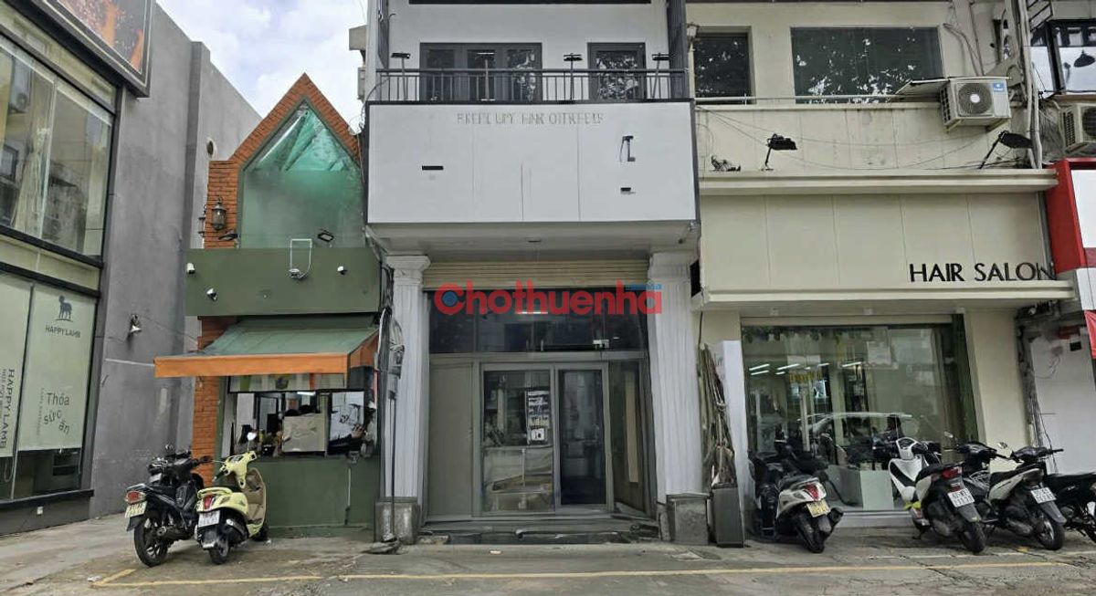 Cho thuê nhà Mặt tiền kinh doanh ngay Trần Hưng Đạo  - Quận 1 - VỊ TRÍ SẦM UẤT RẤT AN NINH - CÓ VỈA HÈ RỘNG THUẬN TIỆN KINH DOANH