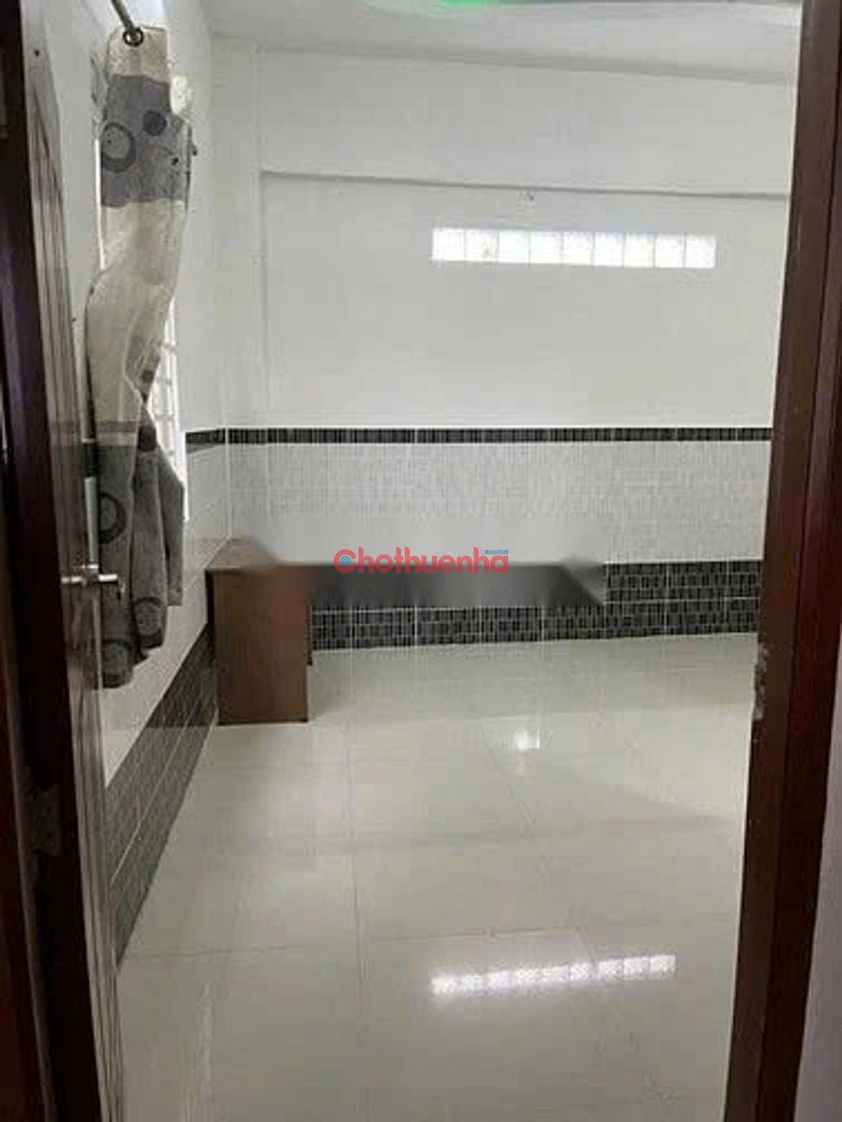 Cho thuê nhà  căn góc Hùng Vương, Phường 1, Quận 10.