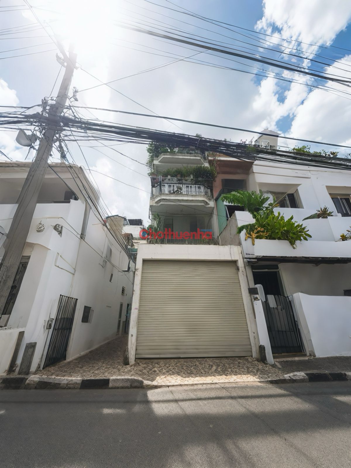 Siêu phẩm mặt bằng đường Hoàng Hoa Thám, phường 13, Tân Bình - Lối đi riêng