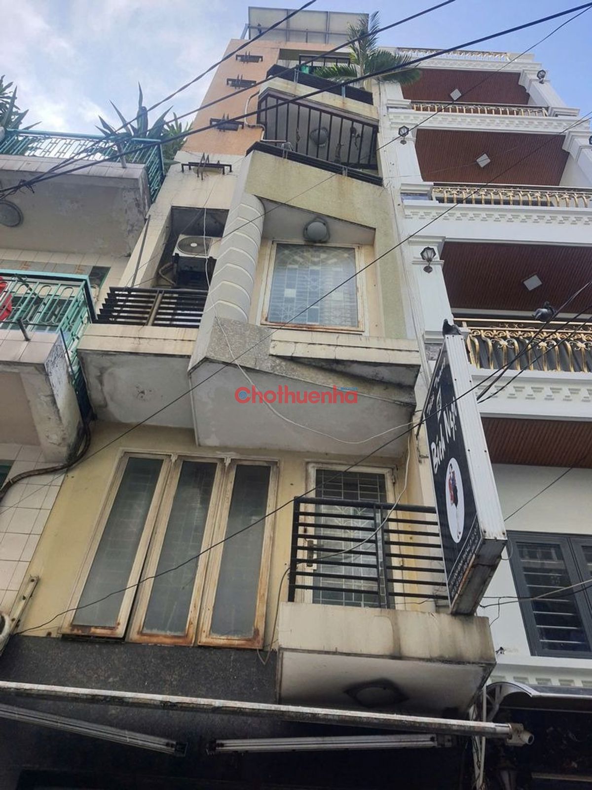 Cho thuê nhà nguyên căn Lãnh Binh Thắng, Phường 11, Quận 11.