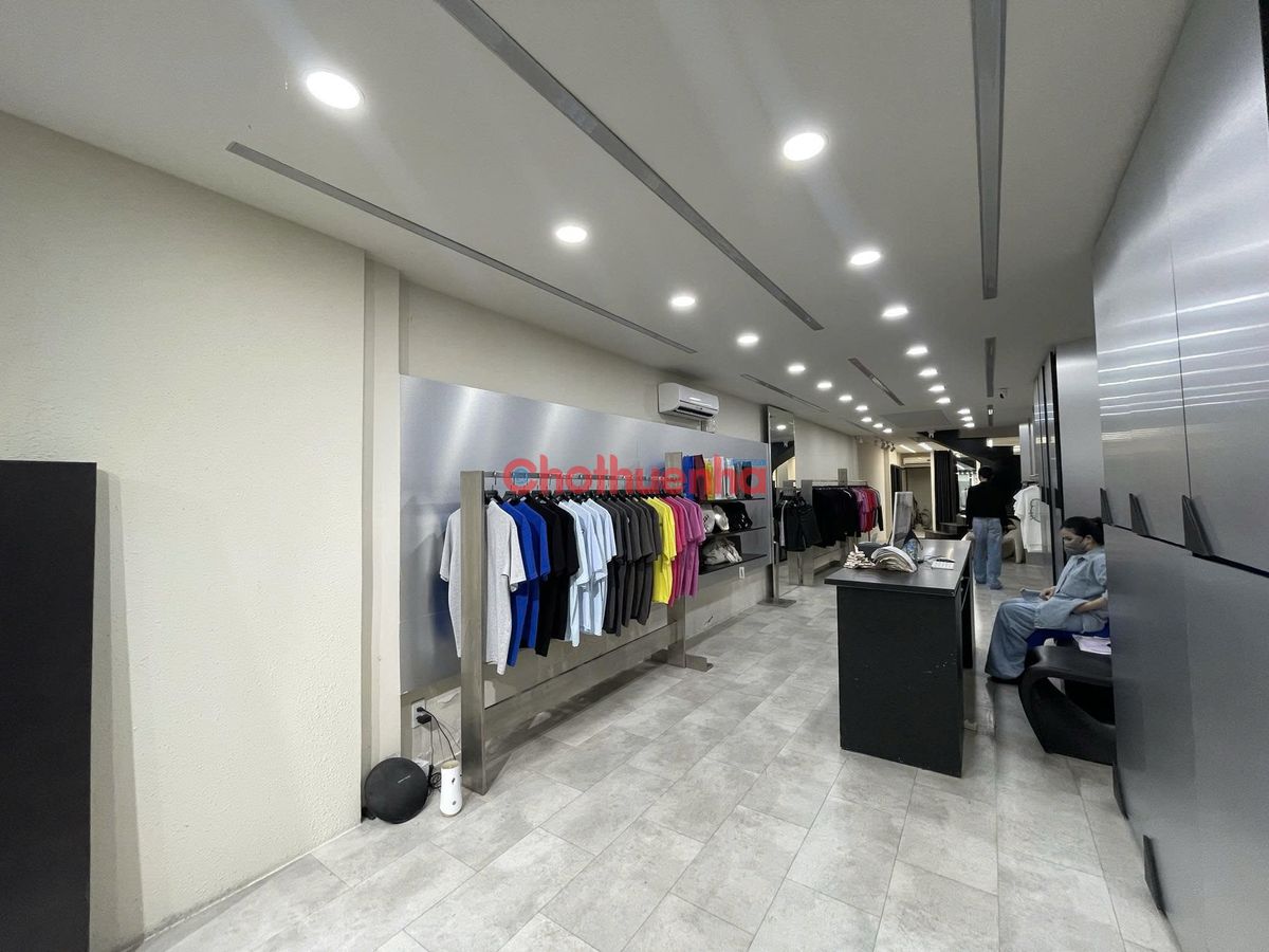 CHO THUÊ NHÀ SIÊU PHẨM NHÀ ĐẸP LÀM SHOP THỜI TRANG - NGAY TẠI CMT8, QUẬN 3