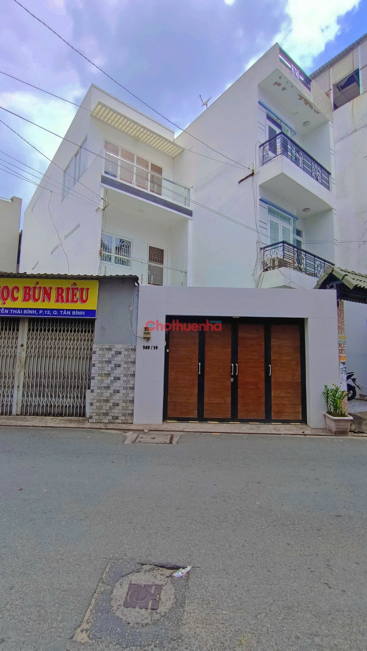 Cho thuê nhà nguyên căn  - Nguyễn Thái Bình, Tân Bình, hẻm xe hơi
