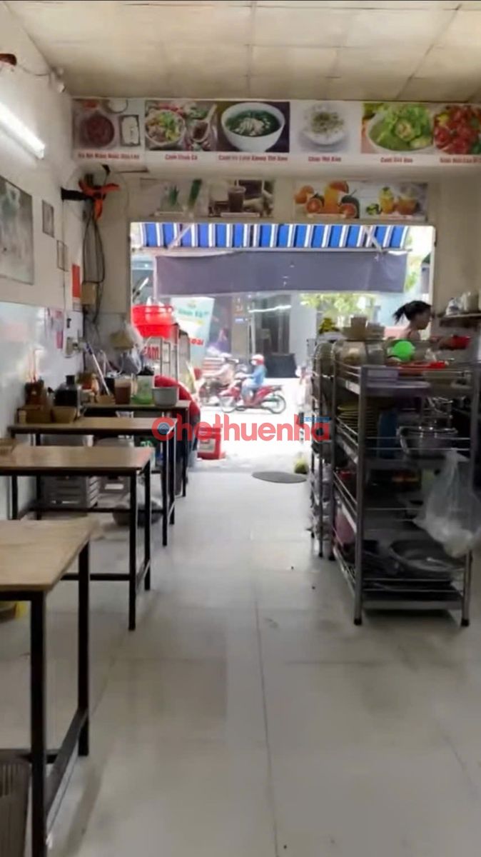 Sang quán cơm mặt tiền Phổ Quang