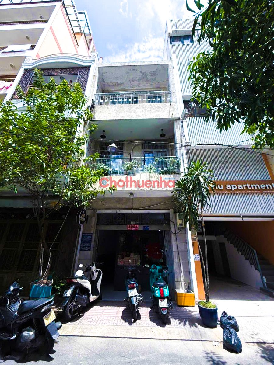 Nhà Trần Hưng Đạo, P cầu Ông Lãnh Quận 1.