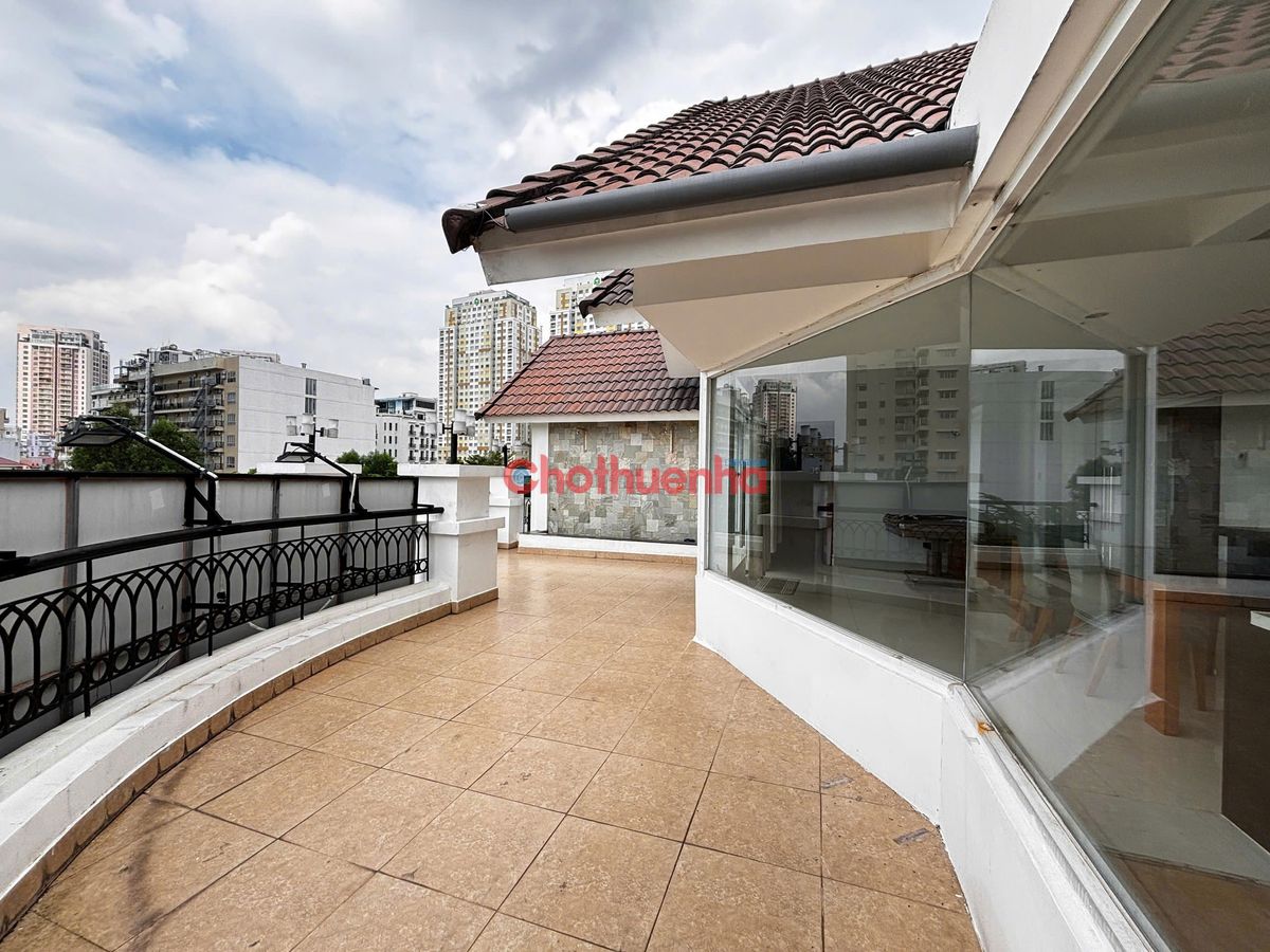 BIỆT THỰ THẢO ĐIỀN VỚI DIỆN TÍCH SỬ DỤNG KHỦNG 1000M2