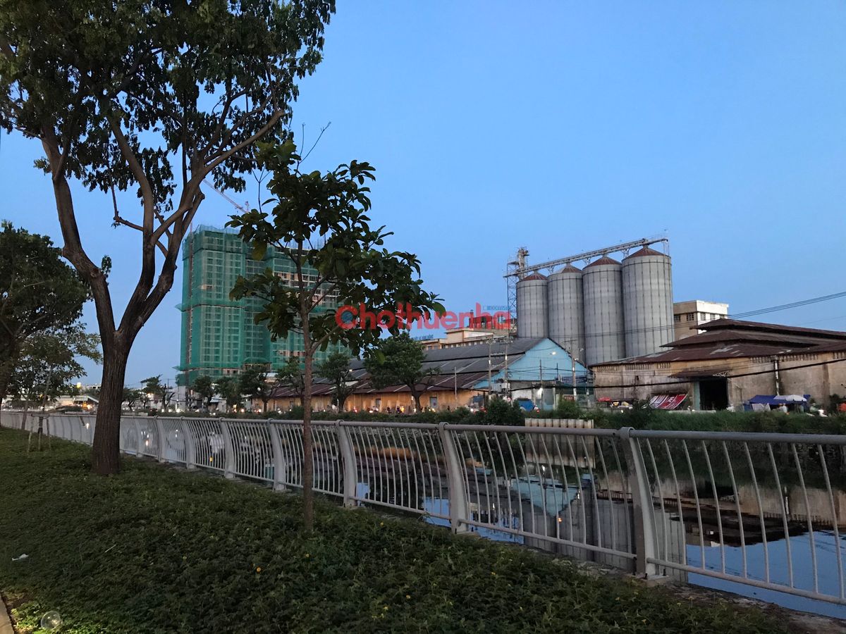 Cho thuê nhà nguyên căn có thang máy - Võ Văn Kiệt, quận 6