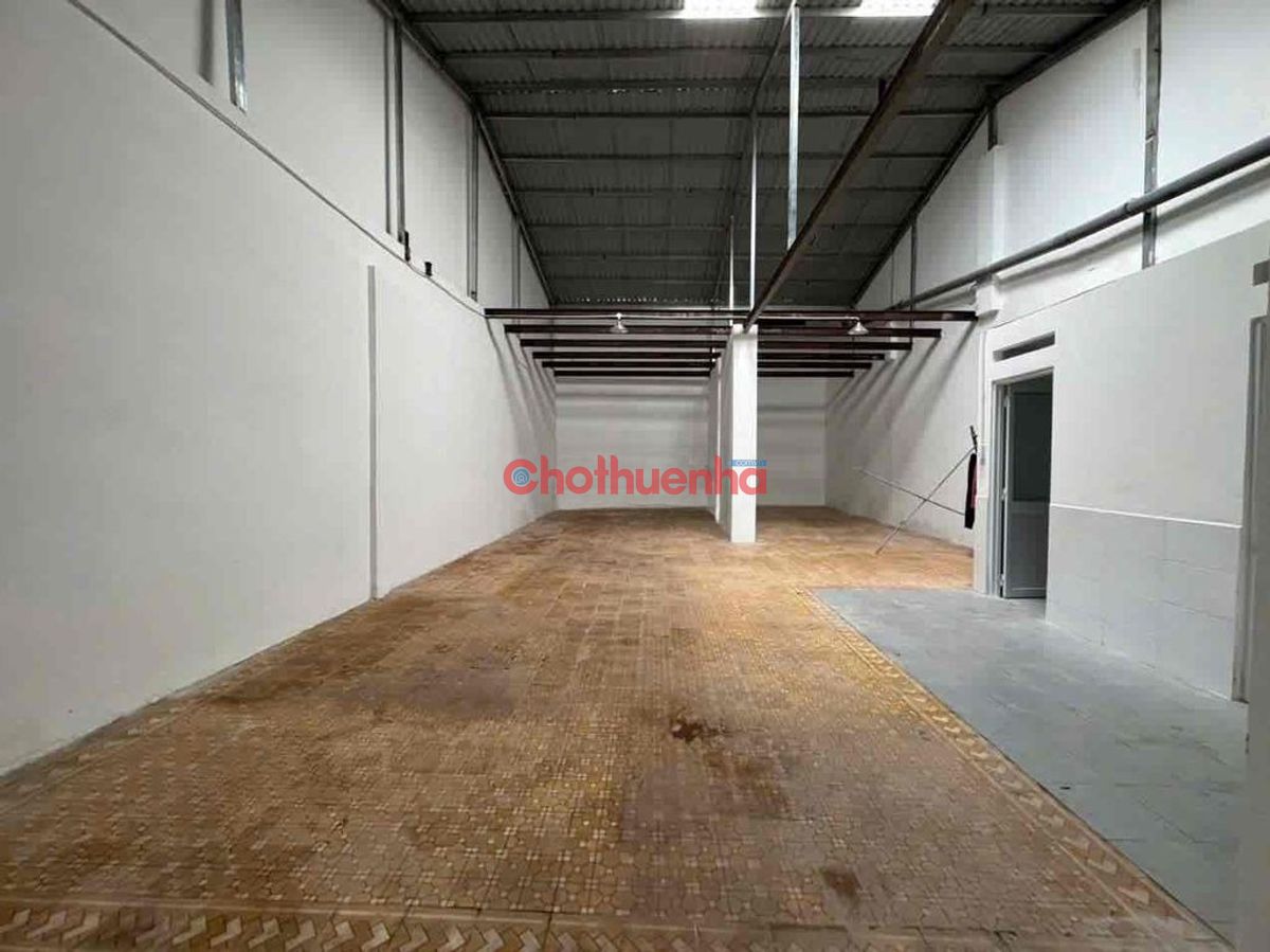 Cho thuê nhà lớn hẻm thông xe hơi - Nguyễn Thị Nhỏ, quận 6