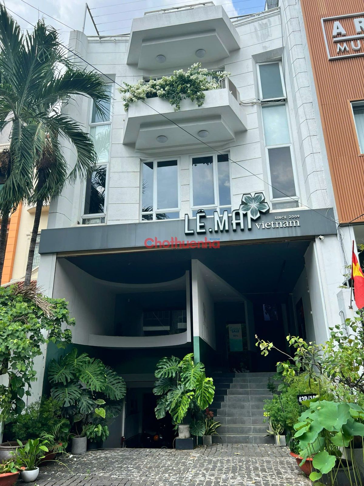 Cho thuê nhà nguyên căn siêu đẹp khu vip, Hồ Văn Huê,Phú Nhuận - Ngang 7m, có hầm.