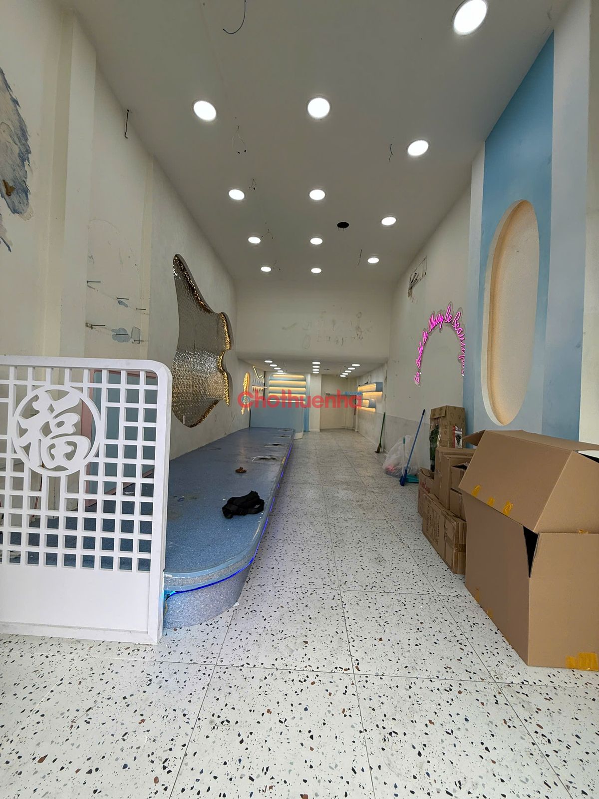 CHO THUÊ NHÀ NGUYÊN CĂN - 4X15M - MẶT TIỀN NGUYỄN THỊ MINH KHAI, QUẬN 3