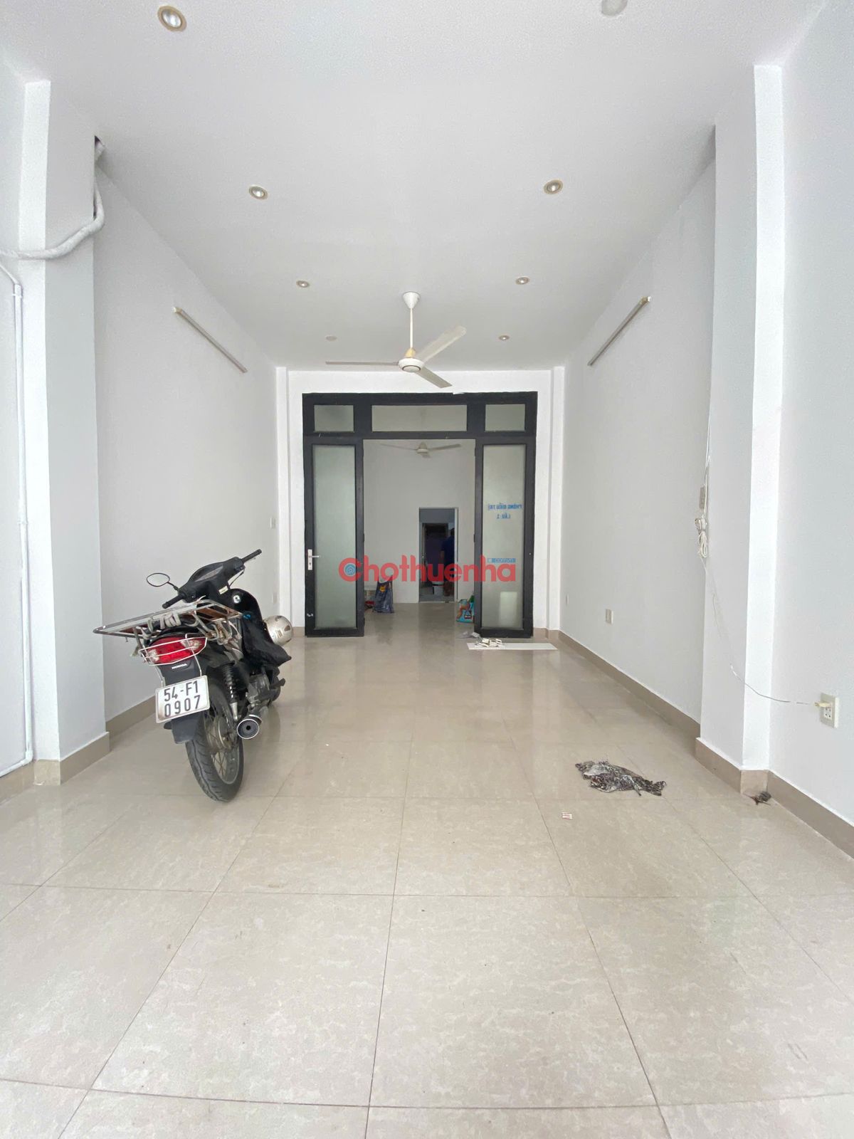 CHO THUÊ NHÀ 1 TRỆT 2 LẦU - DT NGANG 4x16M, ĐƯỜNG TÂN SƠN HÒA, TÂN BÌNH (NGAY CHỢ PHẠM VĂN HAI), GIÁ 28 TRIỆU