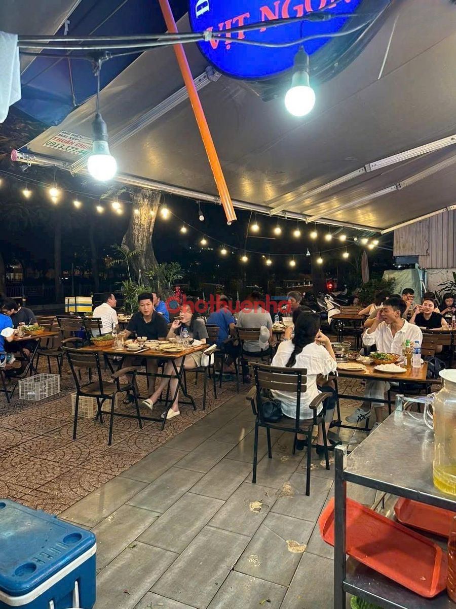 Cho thuê mặt bằng Hoàng Sa, Phường Tân Định, Quận 1.