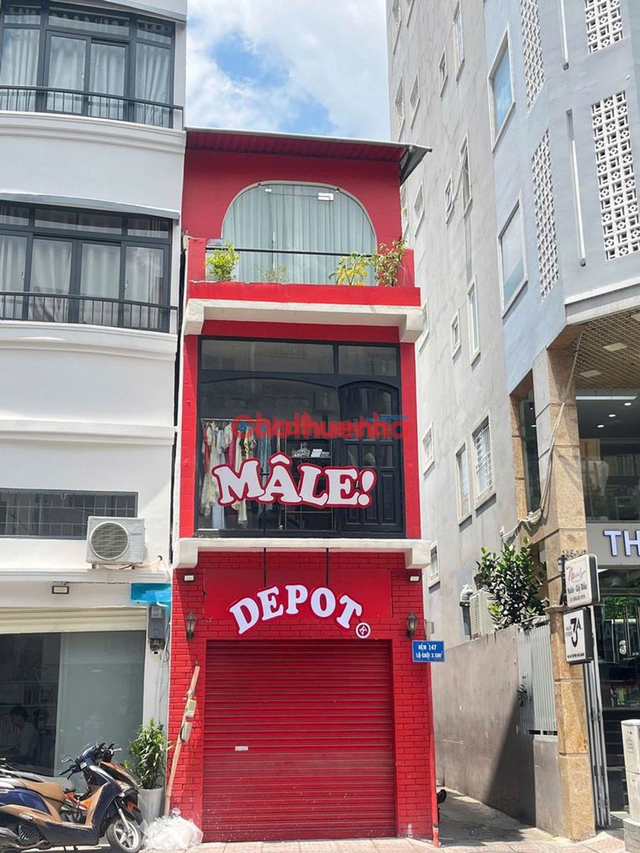 Nhà mặt tiền đường Huỳnh Văn Bánh, Phường 11, Phú Nhuận.