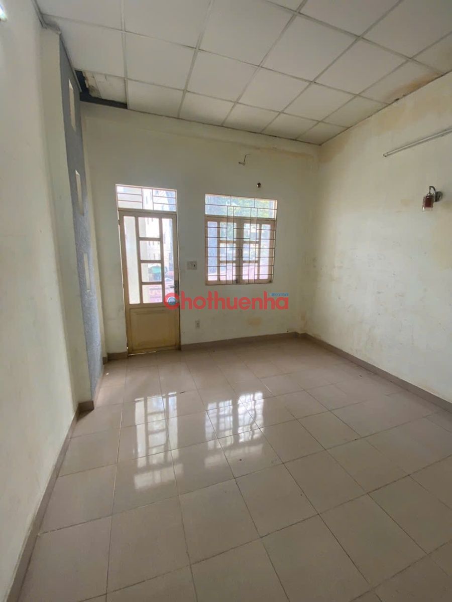 Cho thuê nhà mặt tiền Tạ Uyên quận 5