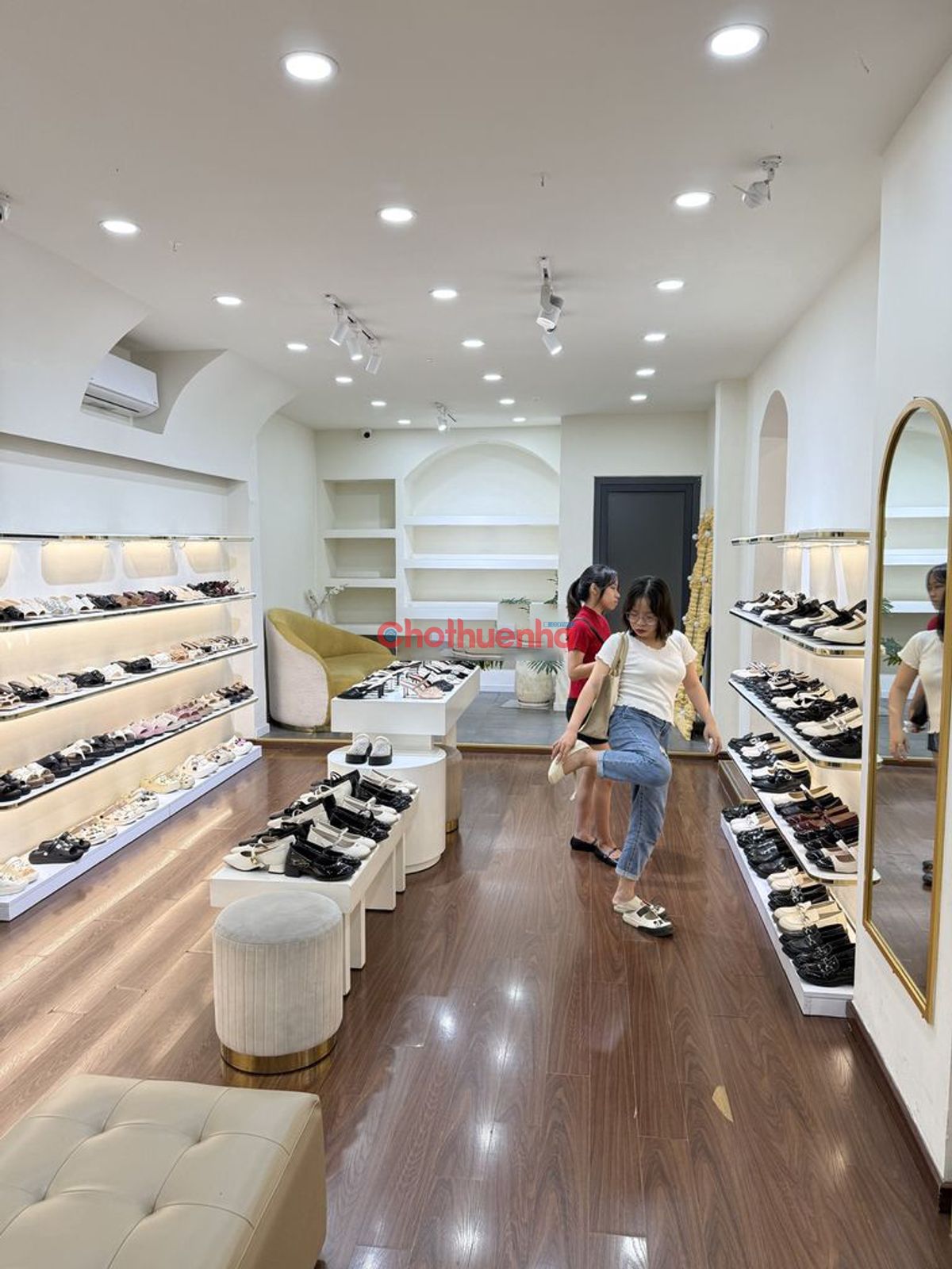 CẦN SANG LẠI MẶT BẰNG LÊ VĂN SỸ – P.14, Q.3 – VỊ TRÍ ĐẸP, GIÁ TỐT
