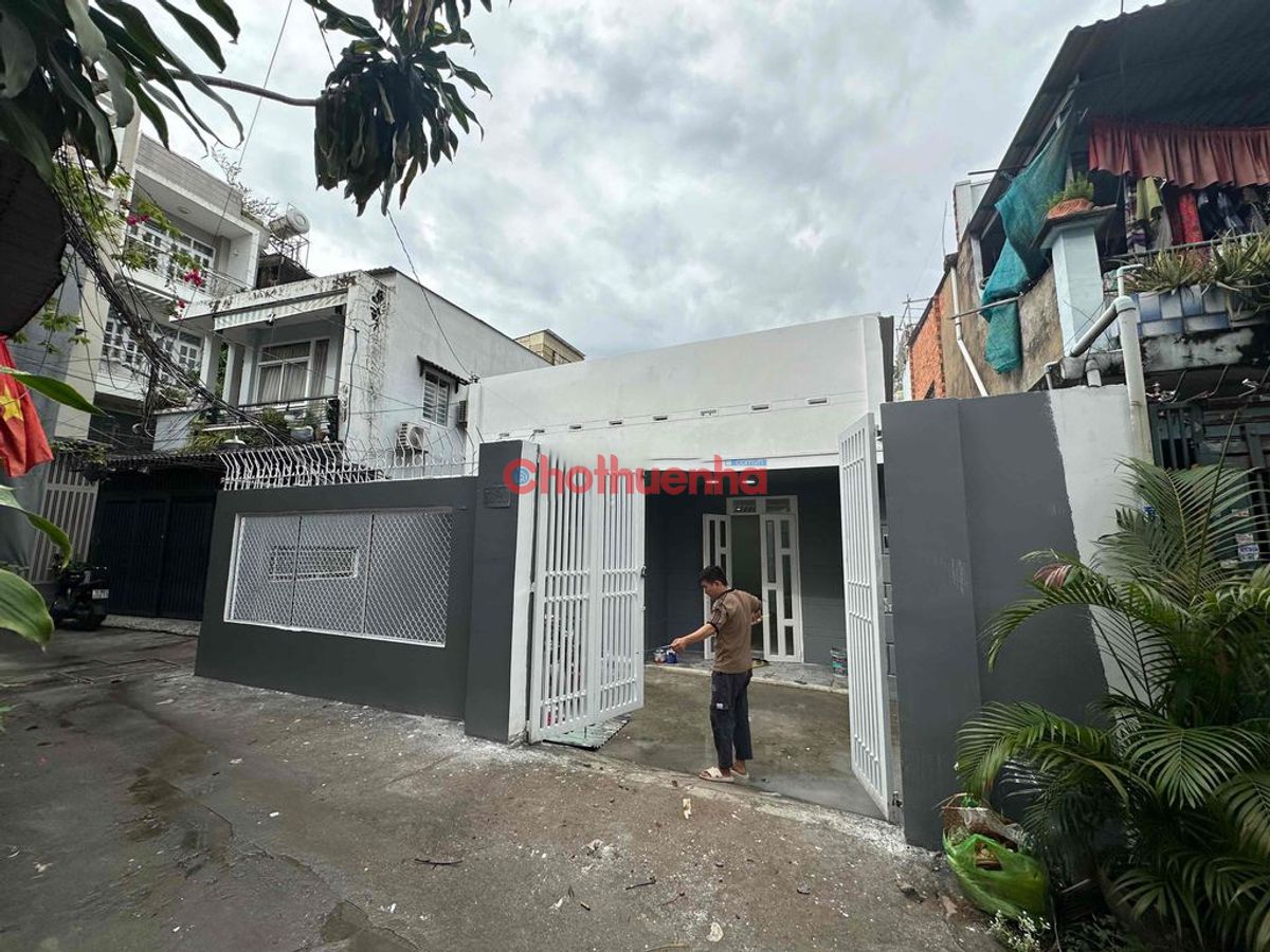 Cho thuê nhà nguyên căn Trần Bình Trọng Bình Thạnh (ngang nhà 8m hơn)