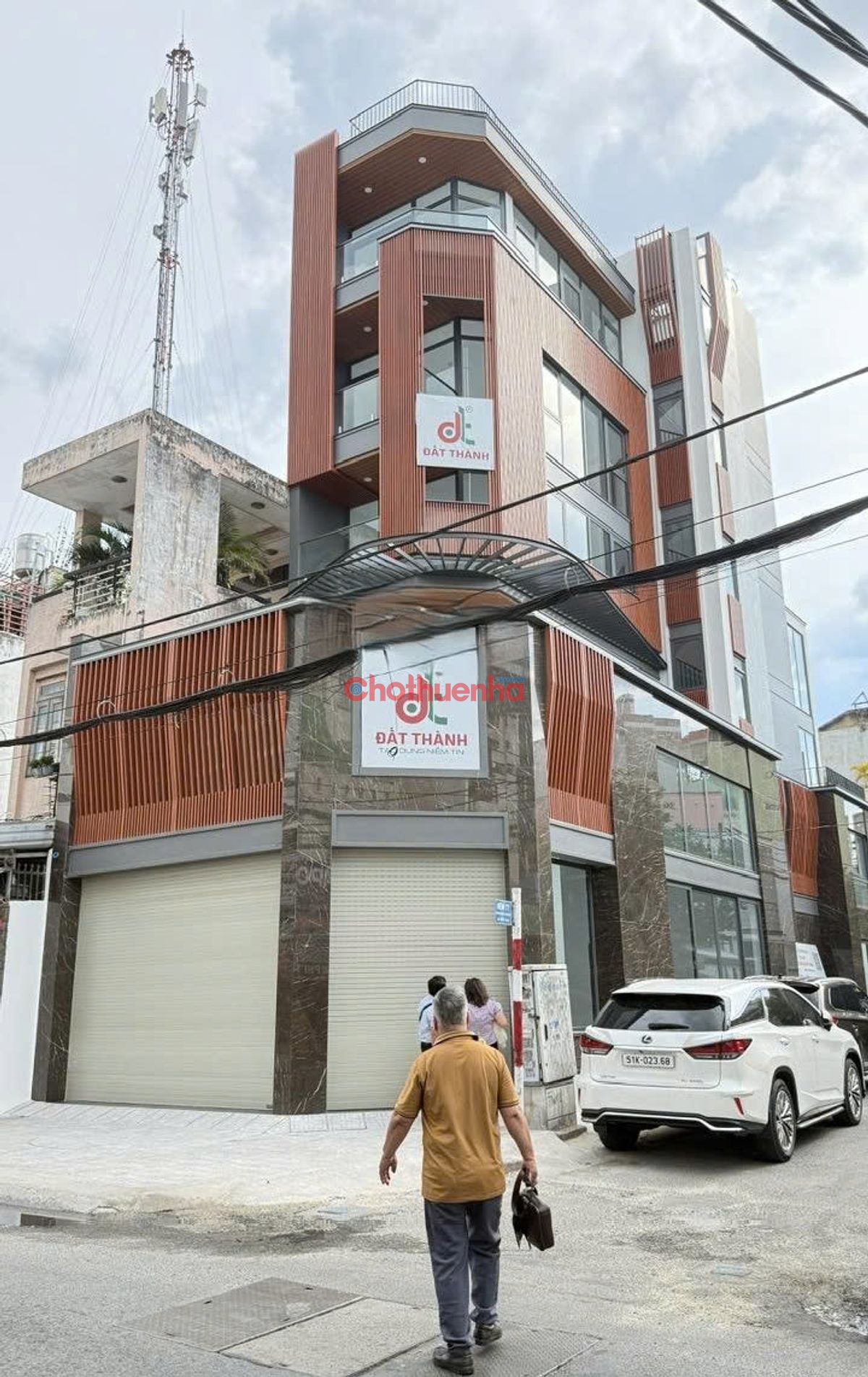 Cho thuê nhà mặt tiền có thang máy + PCCC đường Lê Hoàng Phái, Quận Gò Vấp, DT 6,5x20m