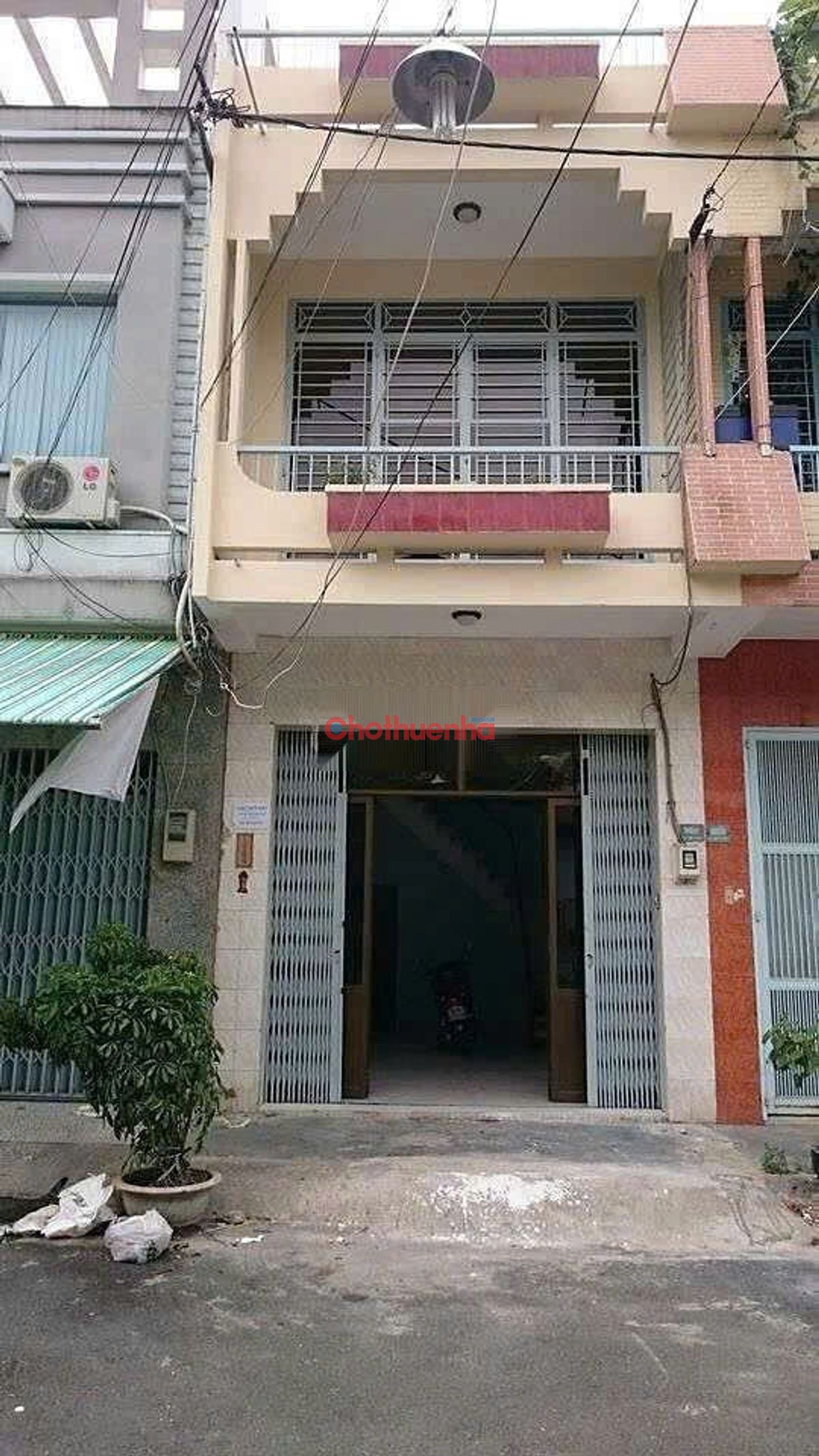 Cho thuê nhà nguyên căn HXH Lạc Long Quân phường 5 quận 11 - Giá 15 triệu NHÀ ĐANG SƠN MỚI  